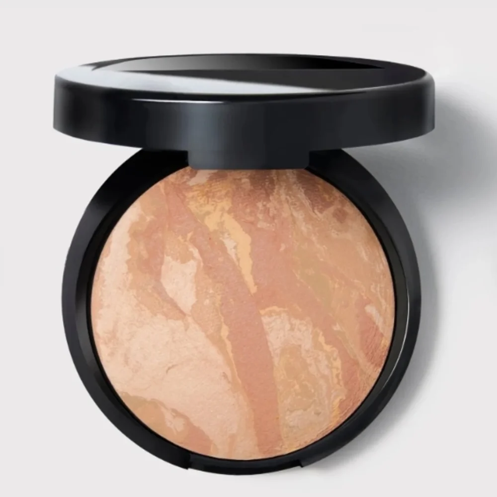 Light Balance-n-Brighten Baked Foundation Laura Geller Jumbo Size Foundation 🆕